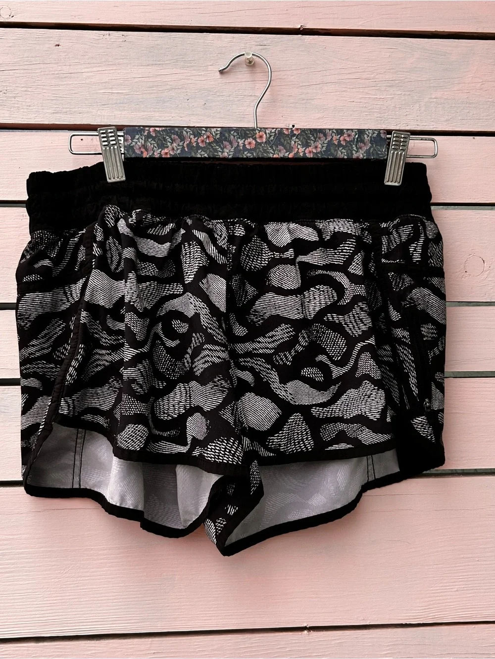 Lululemon Shorts - Picture 6 of 7